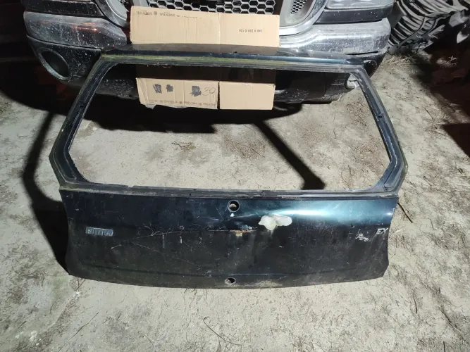 Tampa traseira Palio 96 97 98 2000