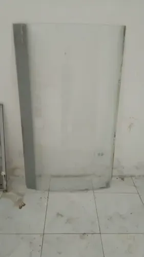 Vidro de expositor ondular