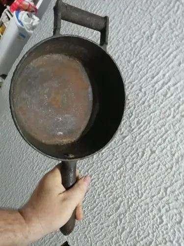 Panela de ferro antiga