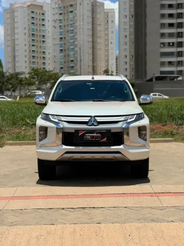 Mitsubishi L200 Triton Sport HPE-S 2.4 CD Dies. AUT 2022