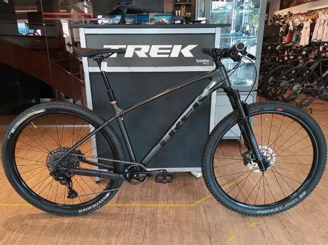 Bicicleta usada Trek Marlin 8 (tamanho G)