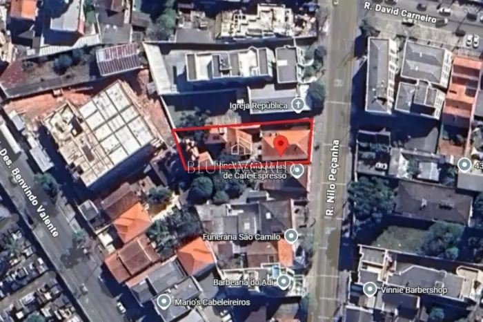 Terreno ZR3 no São Francisco com 794m² bem localizado