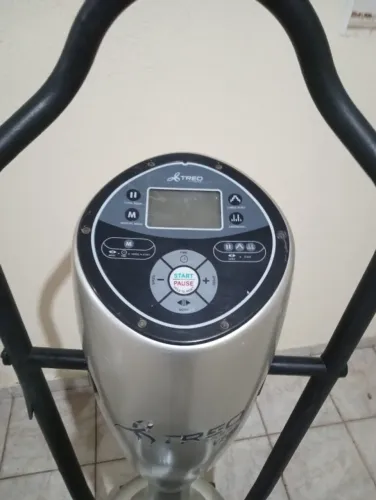 Plataforma Vibratória Treo Fitness V209