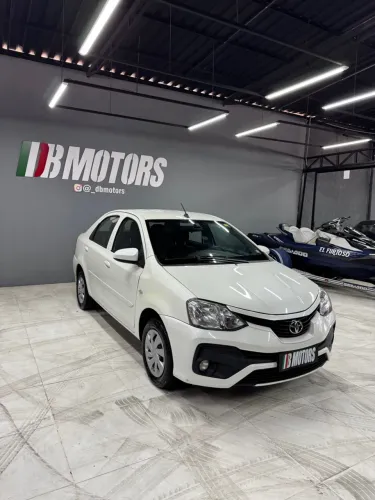 Toyota Etios X Sedan 1.5 Manual