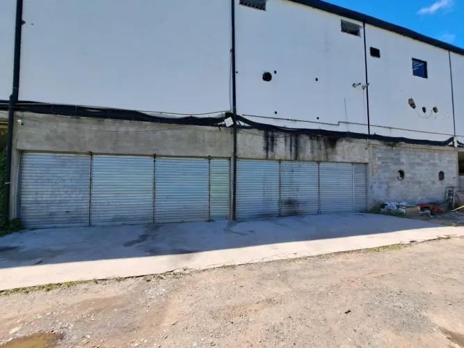 Loja / depósito - oficina Samambaia