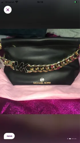 Bolsa inspired MK preta com dourado