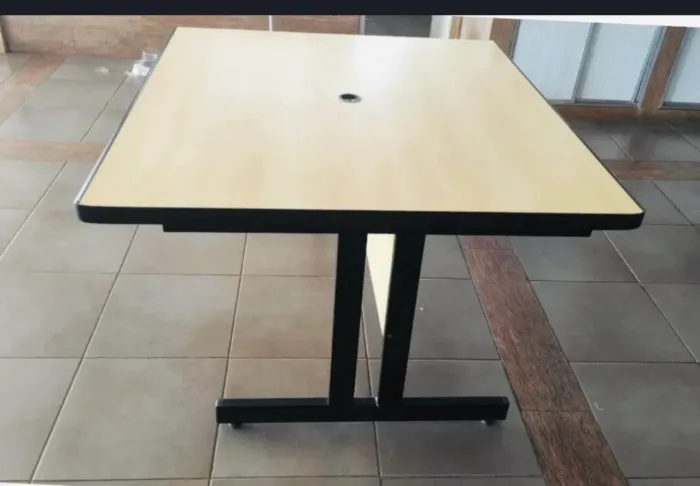 Mesa para escritório
