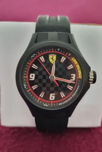 Relógio Ferrari - Unissex - semi-novo