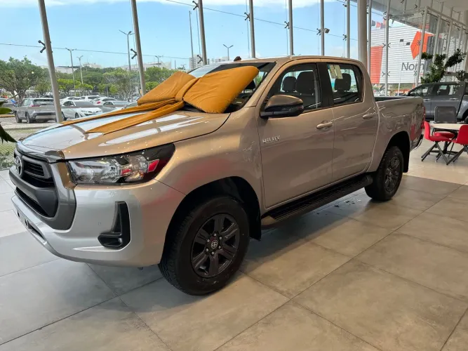 Toyota Hilux CD SR 4X4 2.8 TDI Diesel Aut. 2025