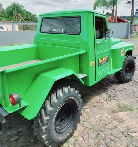 Ford F-75 4X4 2.3 1973