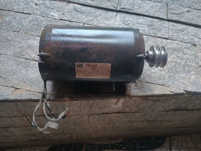 MOTOR DE BETORNEIRA TRIFÁSICO 
