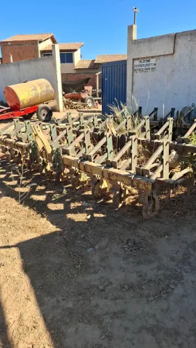 Cultivador articulado 9 linhas