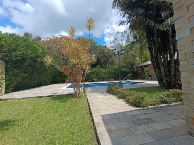 Linda Chácara com piscina em Aldeia-PE, 3500m2 com Casa Principal, hóspede e caseiro