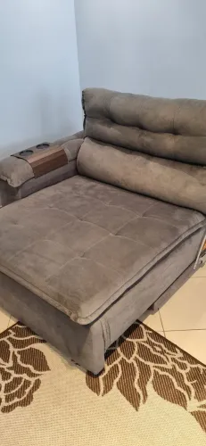 Sofá com 2 partes Chaise e Porta Copos Retrátil 