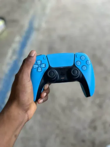 Controle DualSense Azul Claro ? Experiência de jogo com estilo e inovação