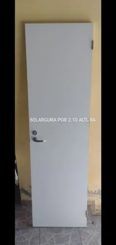 VENDE -SE PORTA