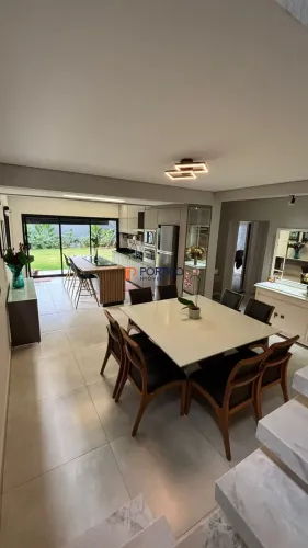 Casa à venda com amplo quintal gramado e 3 quartos no Jardim Ypê em Paulínia/SP