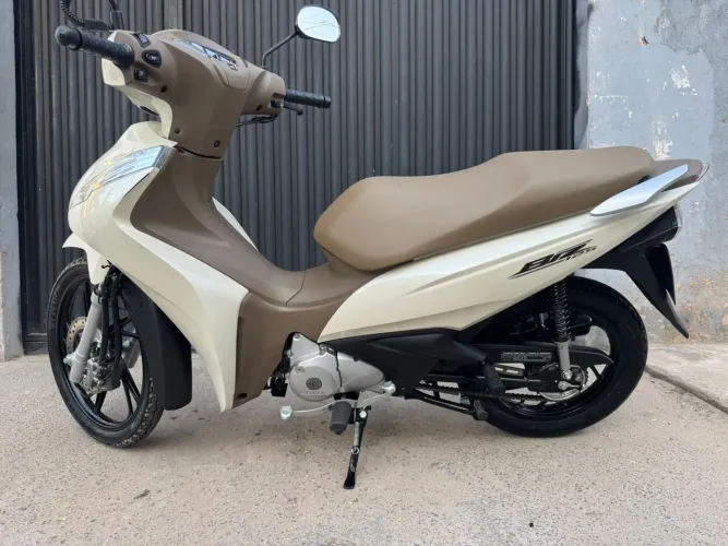 Vendo Moto Biz 125 Semi nova único dono