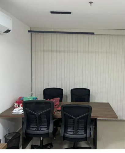 Mesa de Reunião Retangular Euro Croácia perfeito estado  - Pé Painel Simples