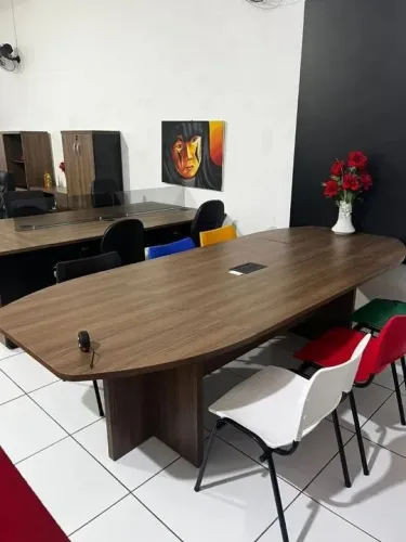 Vendo mesas de reunião semi oval , novas de fábrica 