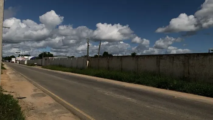 Vendo lote com 8.900m² na Avenida Juracy Magalhães em Conquista