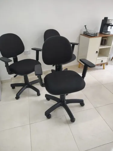 Cadeira Giratória com braços