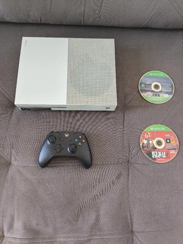 Xbox One S 1TB 2 Jogos e Garantia Aceito trocas Leia o Anuncio 