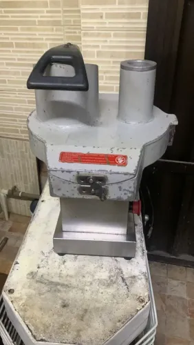 Máquinarios Moedor e cortador de carne , batedeira, masseira , fatiadora e expositora!!!