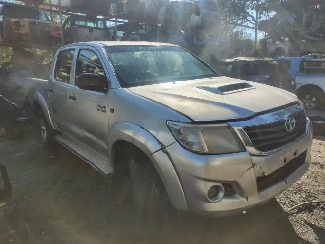 Peças Hilux 3.0 D4D sucata 2013