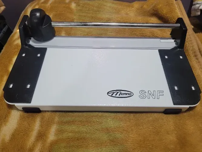 Serrilhadeira de Papel SNF Menno - NOVA