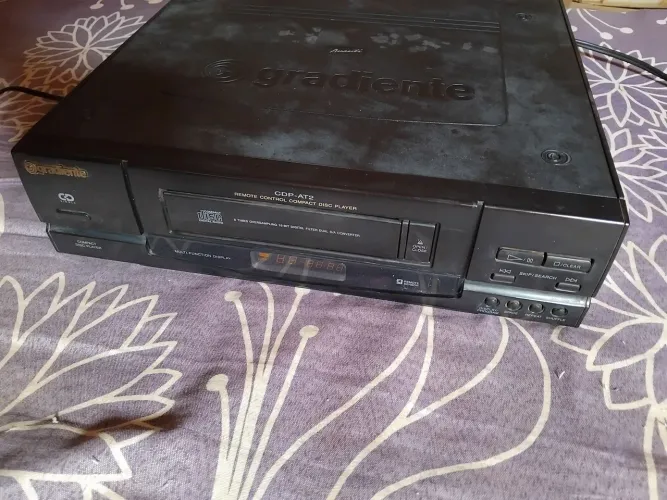 CD Player Gradiente CDP-AT2 de montagem  leia o anúncio todo 