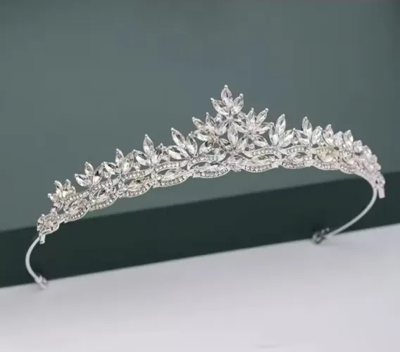 Tiara de Noiva ou Debutante Miss R$50,00