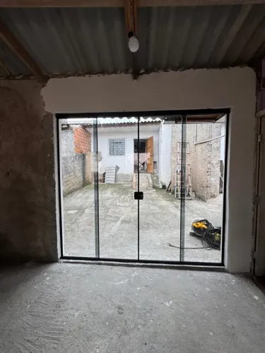 Porta em blindex sob medida.