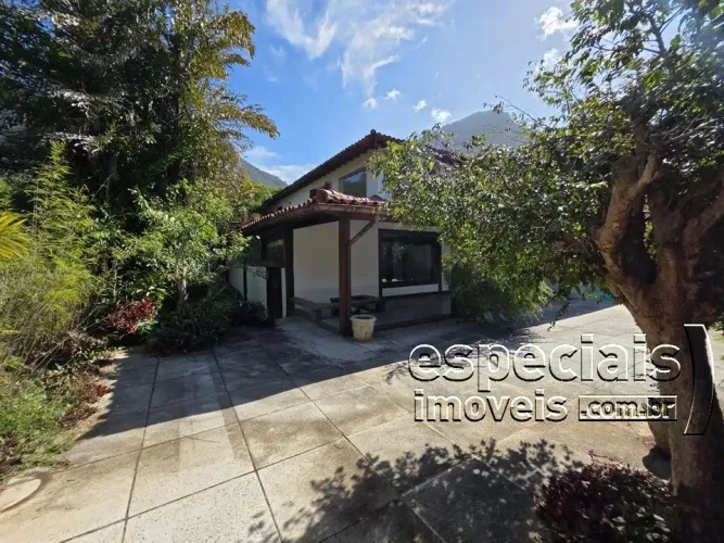 Casa à venda em São Conrado. 4 Quartos. Vista Pedra da Gávea
