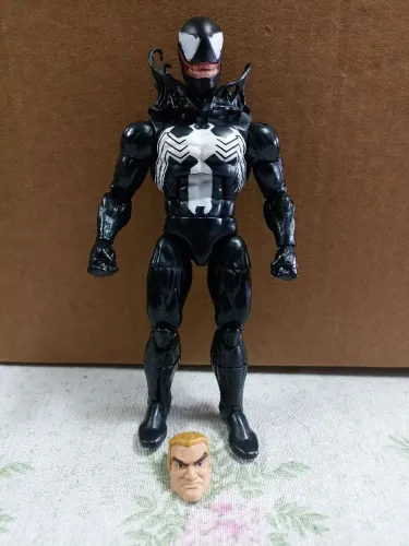 Figura Marvel Legends Venom Hasbro!