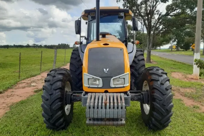 Trator Valtra Bm125 2016.
