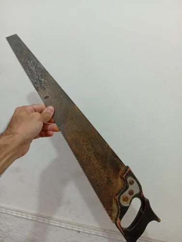 Serrote antigo para decoração