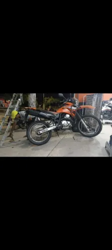 Lander XTZ 250 gasolina ano 2014 modelo 2015 com raios inox grosso tanto frente ,traseira