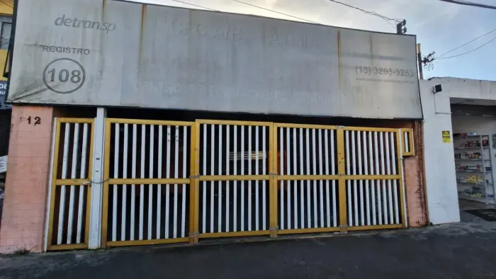 Imóvel para aluguel possui 290 metros quadrados em São Jorge - Santos - SP