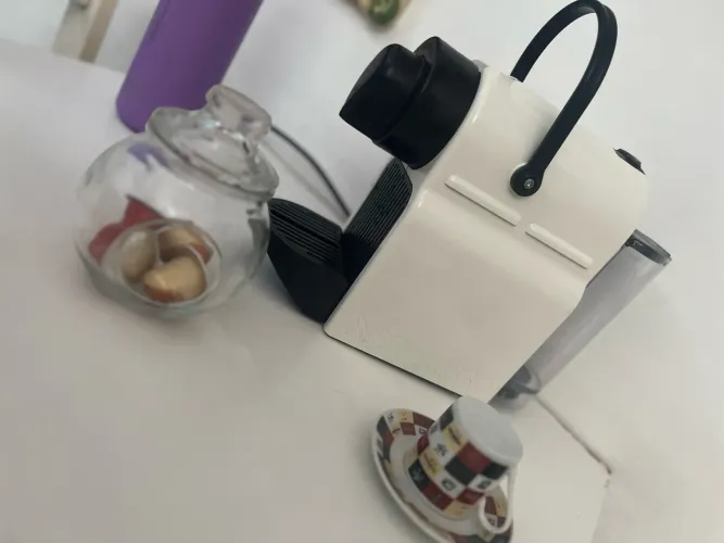 Máquina Nespresso Inissia 110v