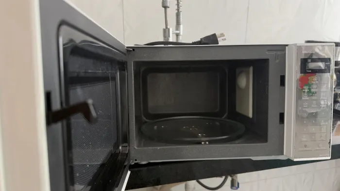 Microondas - Panasonic 21L