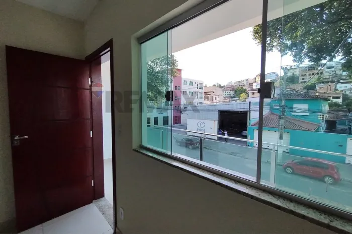Galpão e dois apartamento a venda no Centro em GV