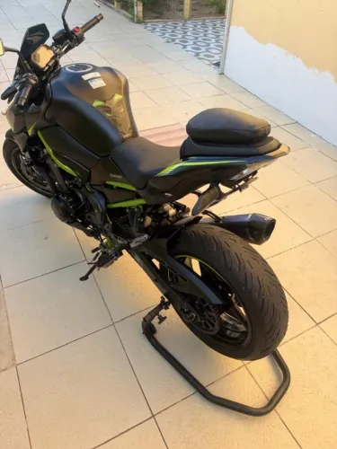 GRANDE OPORTUNIDADE PARA ADQUIRIR ESTA LINDA Kawasaki Z 900rs 2021 PERSONALIZADA
