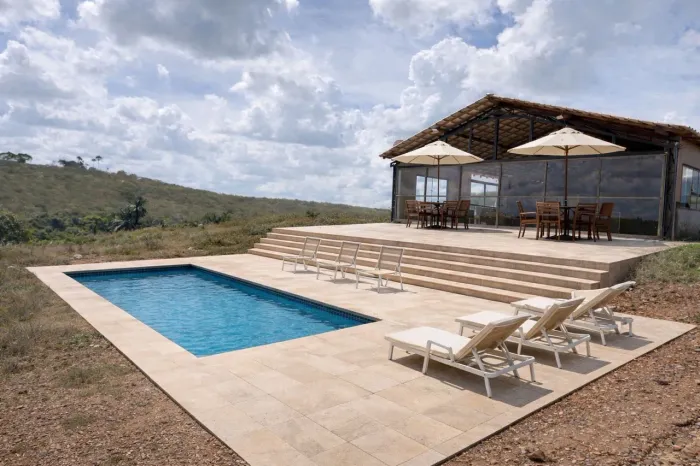 Linda casa de campo de 3 suites  com espaço gourmet e projeto da piscina e tanque de peixe