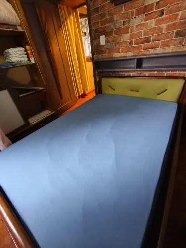 Cama de casal maciça 