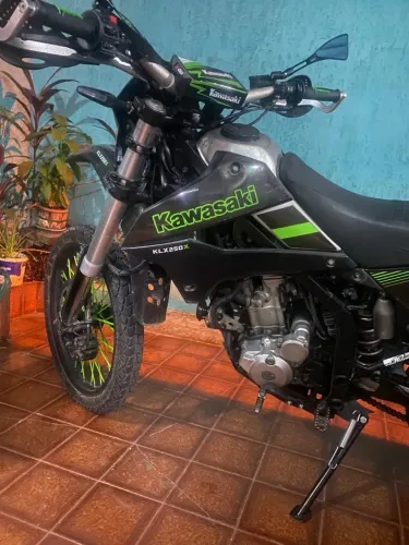 Vendo Kawasaki klx 250x d- tracker