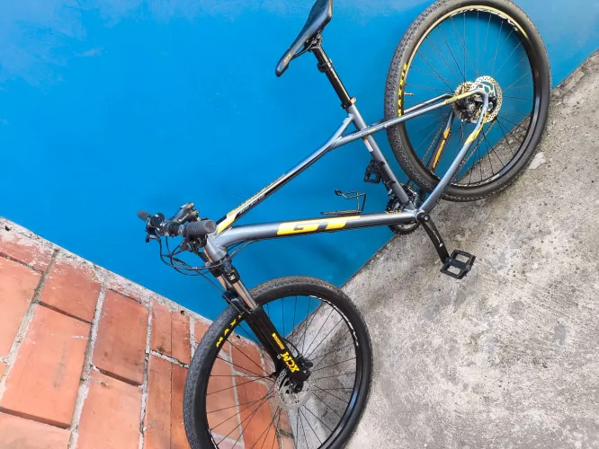Bike GT AVAlANCHE " BIKE TODA REVISADA" 