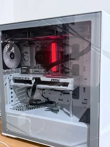 Pc Gamer - R7 9800x3D + RTX 5080 + 32gb ddr5