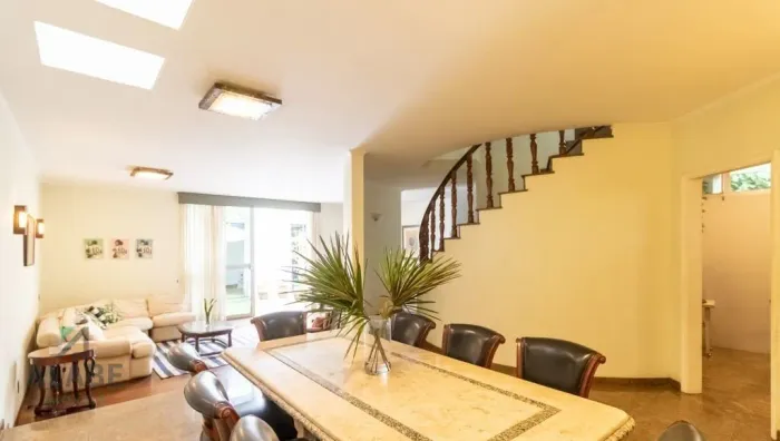 Casa para venda e locação em Cidade Monções com 2 quartos, sendo 2 suítes, 498m²