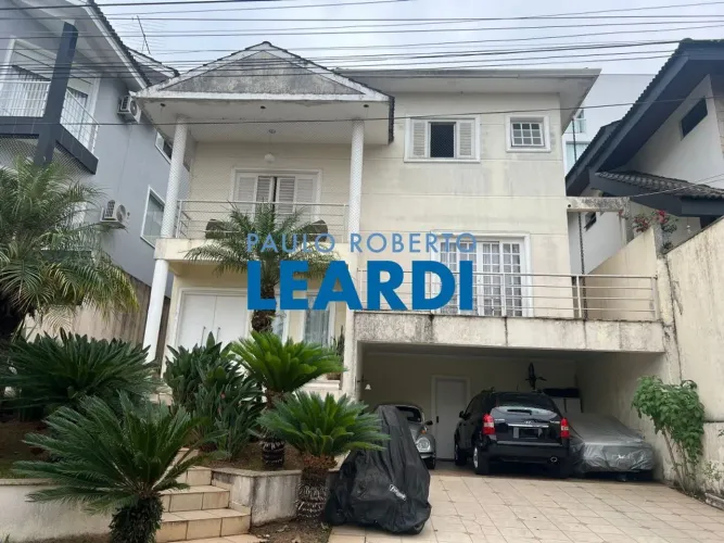 CASA EM CONDOMÍNIO - CONDOMÍNIO ARUJÁ 5 - SP